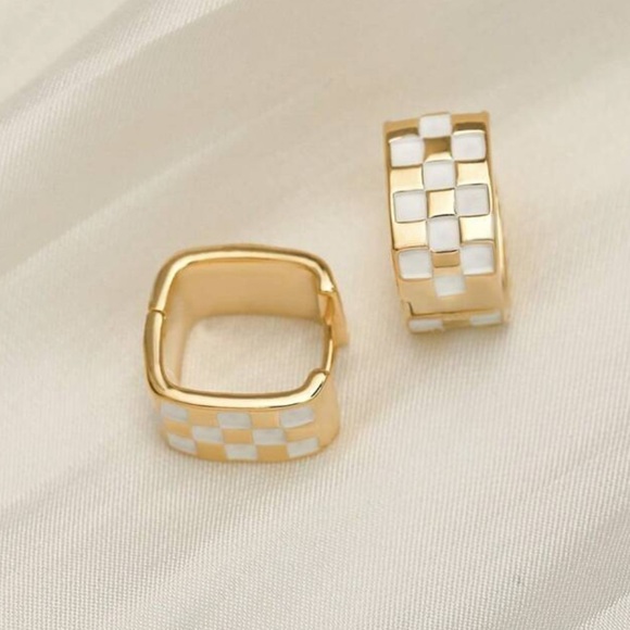 checker thick mini gold hoop earrings grunge - Picture 5 of 9